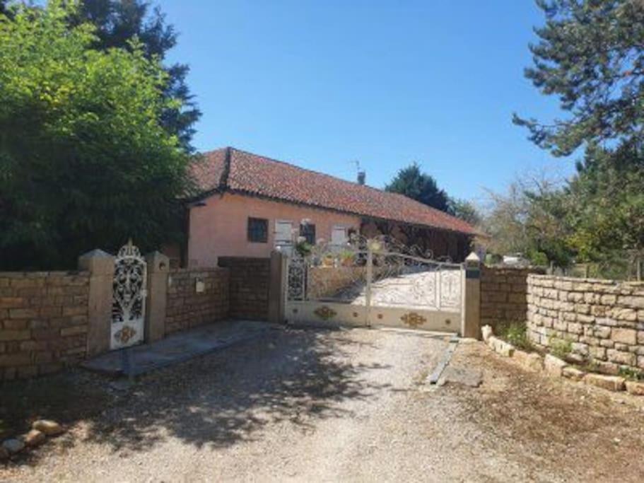 Studio3 Spacieux 1A4 Pers Marboz Luaran gambar